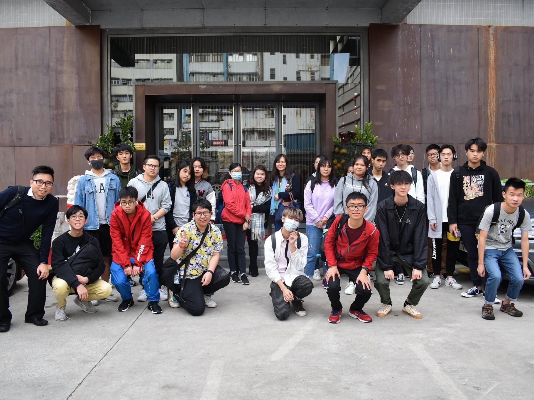 Business students took a group photo at Tao Heung Museum of Food Culture.
