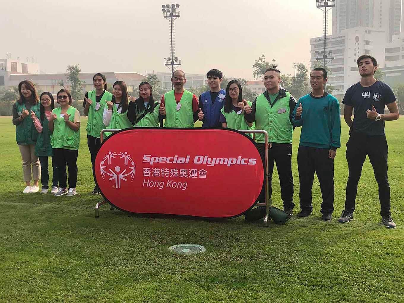 A group photo with the guests