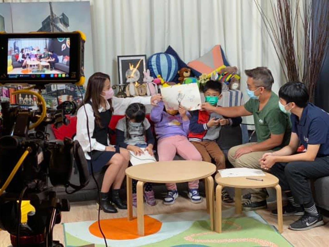 Business students participated in the TV Programme “Telekids” of HK Cable TV.