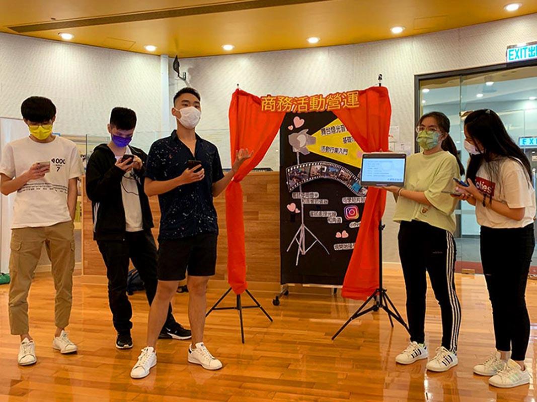 Business Event Operations students design and introduce the exhibition panel of the open day.