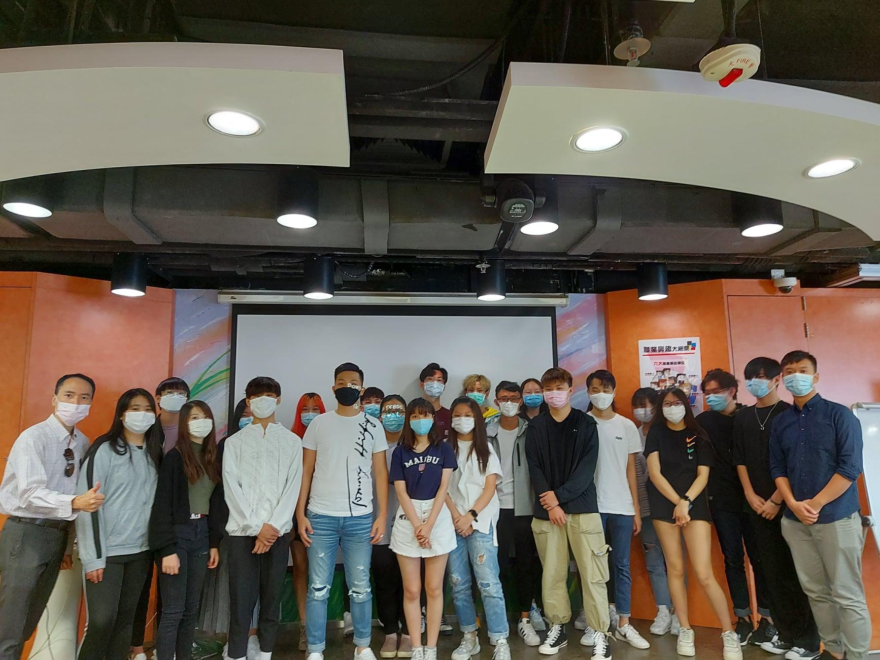 Business students took a group photo in the Youth Employment Start workshop.