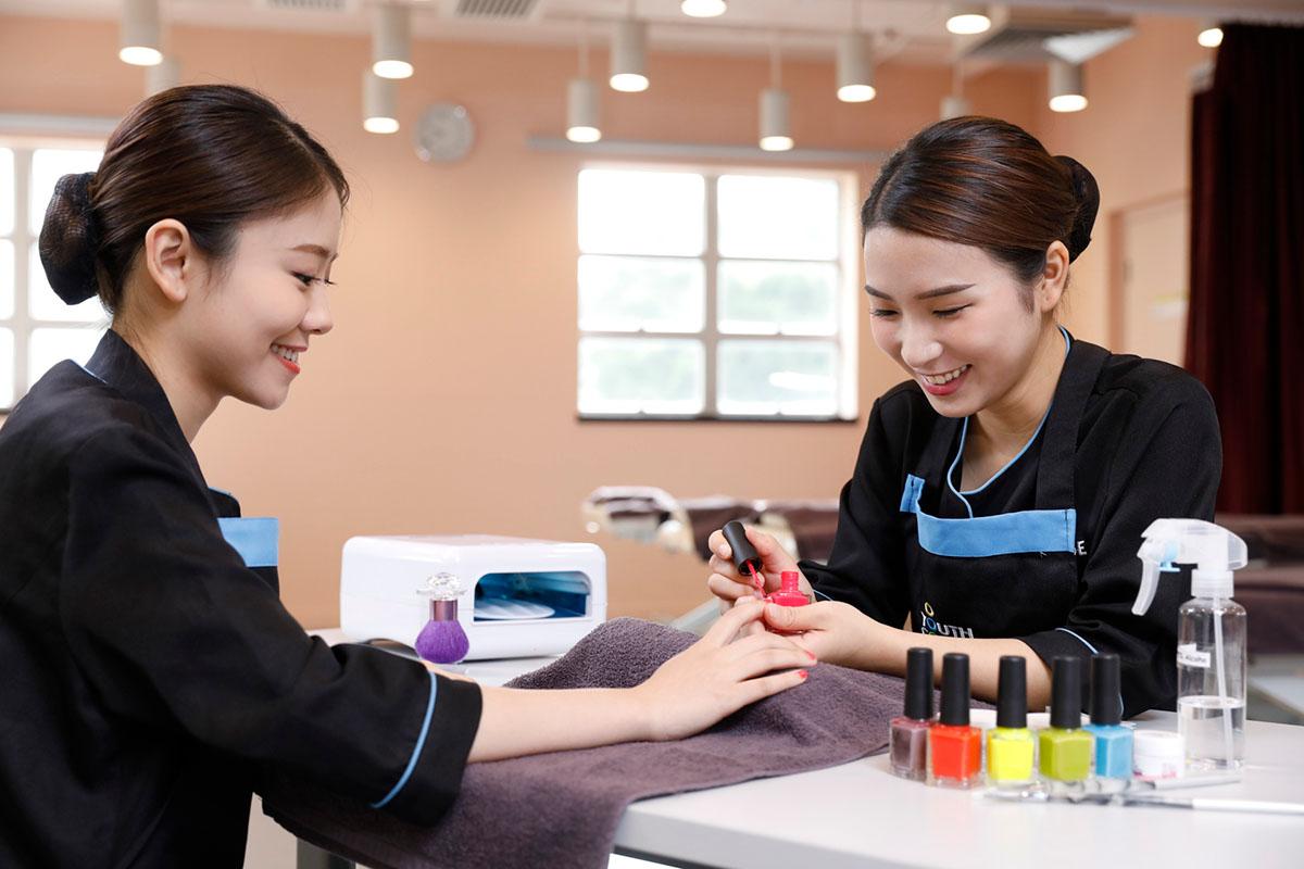 Diploma of Vocational Education (Beauty Care)