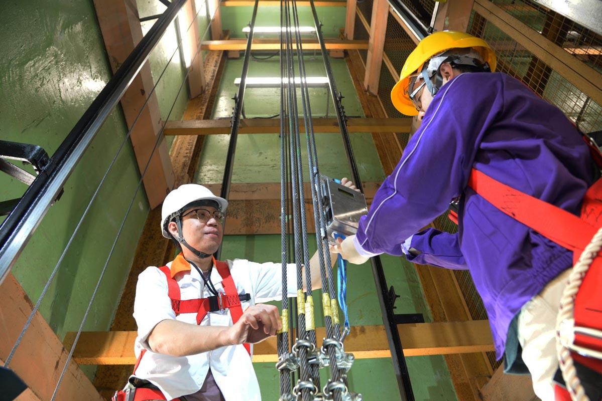 職專證書（升降機及自動梯）